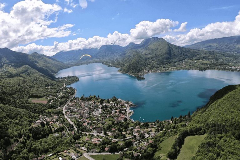 Les Grandes Espaces Parapente Annecy 1 768x512
