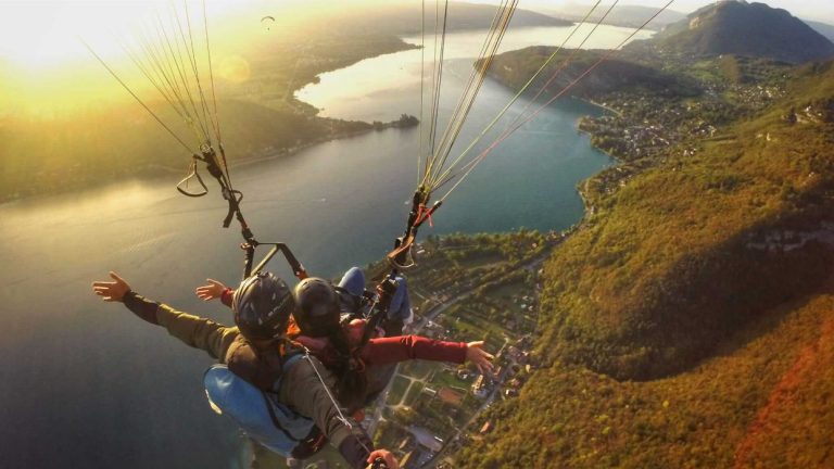 Les Grandes Espaces Parapente Annecy 9 768x432
