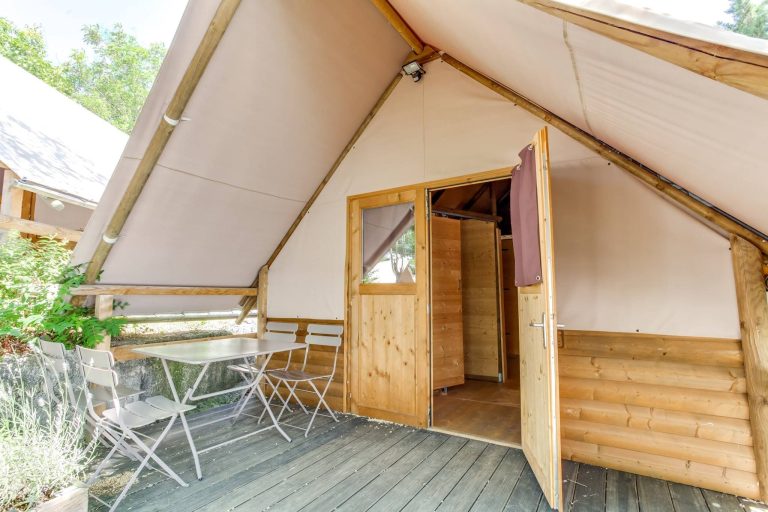 eco lodges domaine de chantesse 2 768x512