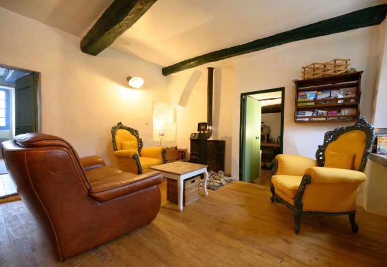 salon gite 1024x708 1 768x531